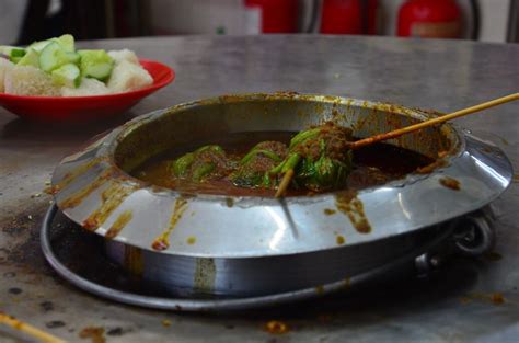 Jalan jalan cari mkn dulu. Satay Celup - Melaka's version of a hotpot: meat and ...