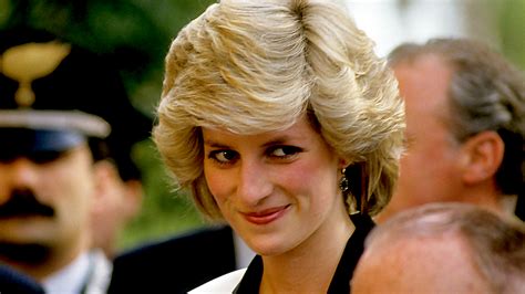 The Celebrity Who Made Princess Diana ‘visibly Blush Womans World