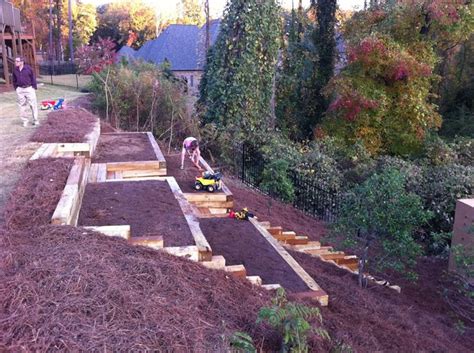 There are many varieties of flowers and shrubs that thrive on slopes. Amazing Ideas to Plan a Sloped Backyard That You Should ...