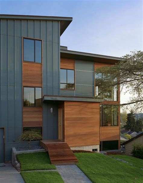 With modern design comes modern materials, and fiber cement wall siding panels provide a huge variety of colors and finishes. 26+ Creative Collection Contemporary House Siding ...