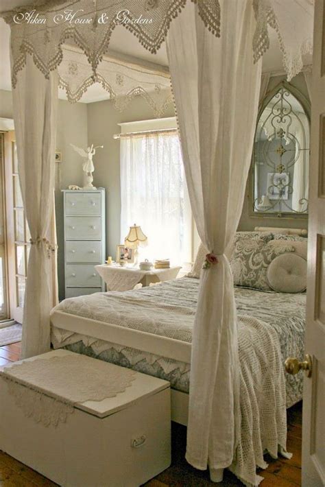 Shabby chic craft ideas to make. 30 Shabby Chic Bedroom Ideas - Decor and Furniture for ...