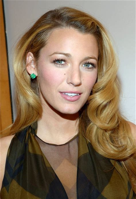 Последние твиты от blake lively (@blakelively). Blake Lively | NewDVDReleaseDates.com