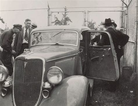 Rare Images Of The Bonnie And Clyde Death Scene