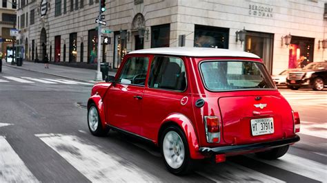 That feeling when you just want to unplug and explore. Classic Mini Gets Electric Powertrain For The 2018 New ...