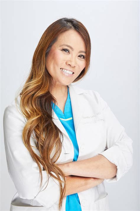Dr Pimple Popper Sandra Lee Reveals The Best Way To Treat Acne At Home