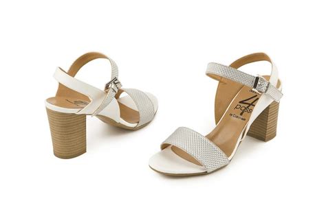 Scarpe da sposa comode e belle 2020: Sandalo due colori tacco comodo 4 Passi
