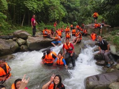 Pineyard, which opened late last year at janda baik, features high ceilings, wooden floors, along with both indoor and outdoor seating areas. Activites; Team Building Janda Baik - Radiant Group