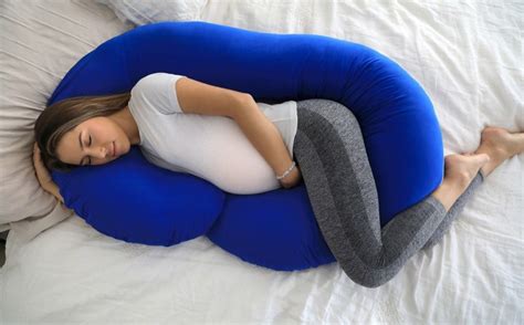 How To Sleep With A Pregnancy Pillow Tips For You 33rd Square