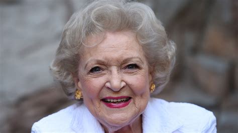 betty white legendary golden girls star has died at the age of 99 duk news