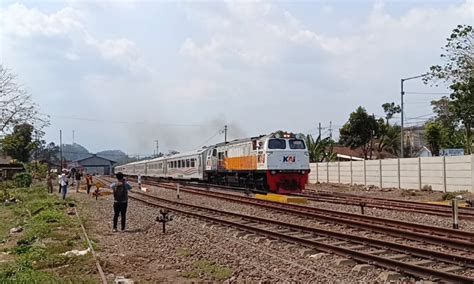 Kai Daop Jember Operasikan Kereta Api Tambahan Pada Natal Dan Tahun