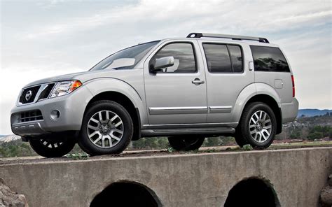 2012 Nissan Pathfinder Le 4x4 First Test Motor Trend
