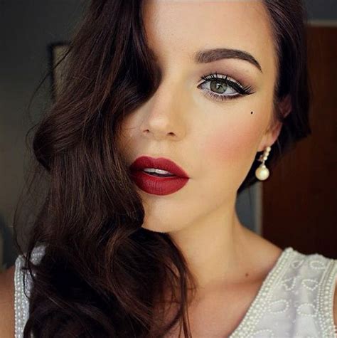 Create An Old Hollywood Beauty Look With This Makeup Tutorial Glamour