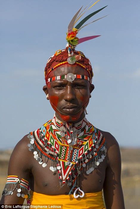 incredible photos of kenya s elaborately dressed tribes daily mail online