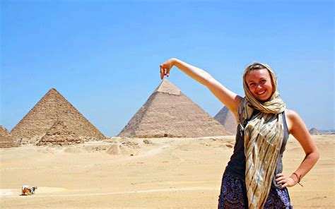 Can tourists wear shorts in Egypt? 2