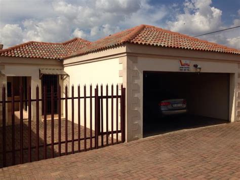 And get this amazing ebook for free! Standard Bank EasySell 3 Bedroom House for Sale in Greenhill