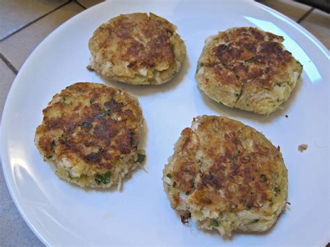 I'm a very picky crab cake eater so i tend to shy away from if you're a crab lover, crab cakes are like the best thing ever. Best 30 Condiment for Crab Cakes - Best Round Up Recipe ...