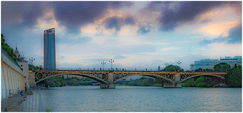 Puente De Triana Al Atardecer Triana Bridge At Sunset Flickr