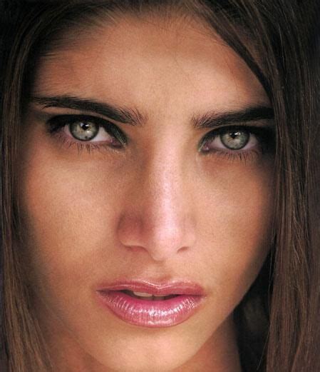 Miriam Shenasi Model Iran Beautiful Green Eyes Captivating Look