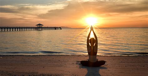 Resource for all yoga teachers and practitioners wanting to learn the sun salute. Yoga - Sun Salutations Certification