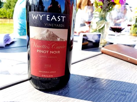 Wyeast Vineyards Vinettes Cuvée Pinot Noir 2016 A Round Midpalate