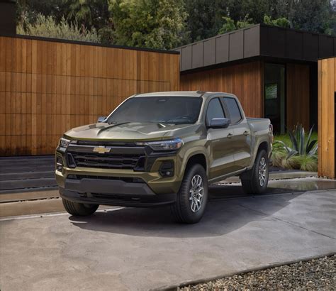 2023 Chevy Colorado In Sterling Gray Metallic First Photos