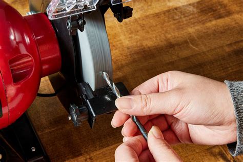 How To Sharpen Drill Bits In Easy Steps