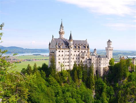 The History Of Neuschwanstein Castle The Inspiration For Sleeping