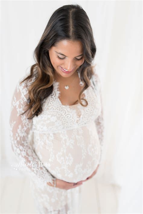 White Lace Maternity Portraits With Saratoga Springs Maternity