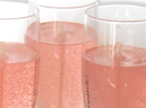 Water 1 (6 oz.) can frozen orange juice 1 (6 oz.) can frozen grapefruit juice 1 (28 oz.) bottle ginger ale (chilled) 1/3 c. Mock Pink Champagne | Recipe | Champagne recipe, Drinks ...