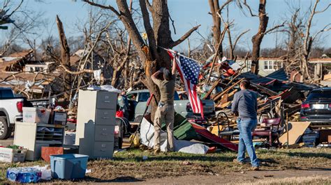 Tornado News Death Toll Rises As States Assess Damage The New York Times