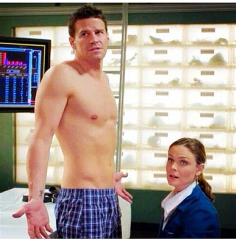 What Checking For Particulates The Goop On The Girl Seeley Booth Temperance Brennan Bones