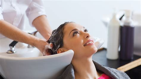 Beauty Parlour Hair Cutting Step ~ Boenso Design