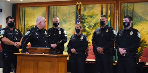 New Snoqualmie Police Officers Sworn In Snoqualmie Valley Record