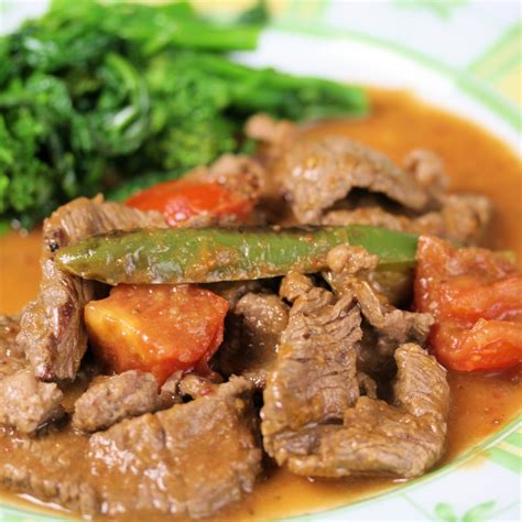 This is a rich and hearty stew made with fresh vegetables and lean ground meat. Quick Mexican Beef Stew (Molli Morelos Sauce)