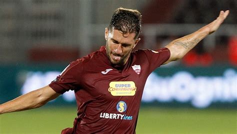 Salernitana 1919 official account #macteanimo www.ussalernitana1919.it. Salernitana vicina a Pettinari e Taugourdeau - Salernitana.it