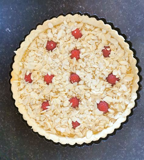 Raspberry And Almond Bakewell Tart Gills Bakes And Cakes