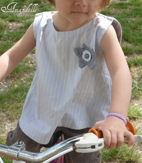 Apprendre à coudre grâce à un tuto couture rien de plus accessible et facile ! Tuto couture enfant : le petit haut sans manches pour ...