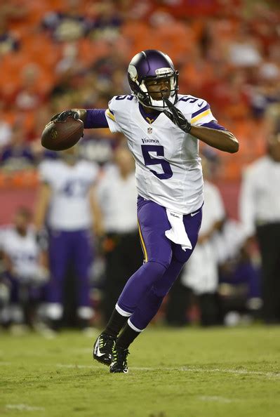 Minnesota vikings quarterback teddy bridgewater went down with a significant knee injury injury in practice on tuesday, causing the team to cut short its session after 25 minutes. Teddy Bridgewater - Teddy Bridgewater Photos - Minnesota ...