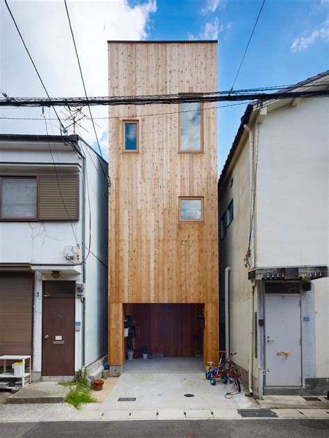 50 Narrow Lot Houses That Transform A Skinny Exterior Into Something