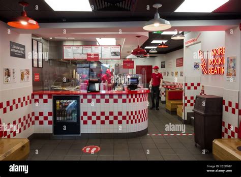 Fast Food Restaurant Counter Hi Res Stock Photography And Images Alamy