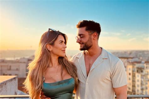 Love Islands Ekin Su And Davide Share Loved Up Holiday Snaps After