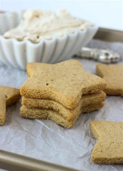 Cookies that don't have sugar, gluten, or refined sugar, and *don't* require an oven? The Best Almond Flour Sugar Cookies {Gluten-Free, Grain-Free} - Meaningful Eats