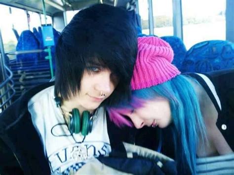 This Cute Emo People And I Love The Girls Hair Cute Emo Couples Scene