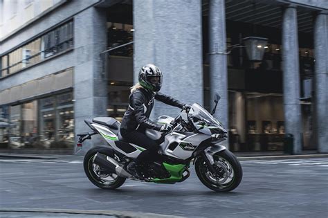 Kawasaki Change La Donne Avec La Nouvelle Moto Hybride Ninja 7 Hybrid