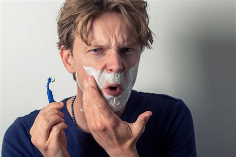 Can Shaving Cause Acne How To Prevent Shave Pimples Qraa Men