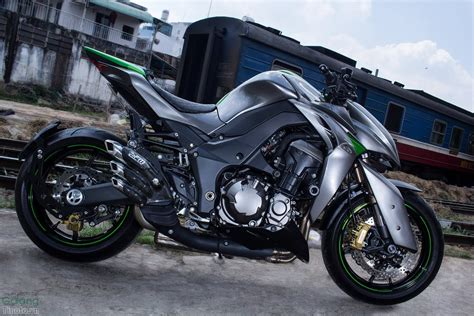Selain menyediakan box motor beserta backrest, bukalapak juga jual tas obrok, kondom tangki, tas samping motor atau side bag, tank bag, hingga original bracket box motor. Harga dan Spesifikasi Motor Sport Kawasaki Z1000 - Terbaru ...