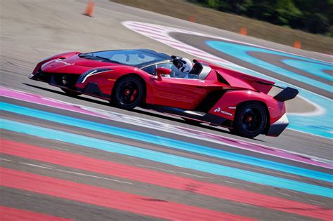 Video Very Rare 1 Of 9 Lamborghini Veneno Roadster Racing On The Track