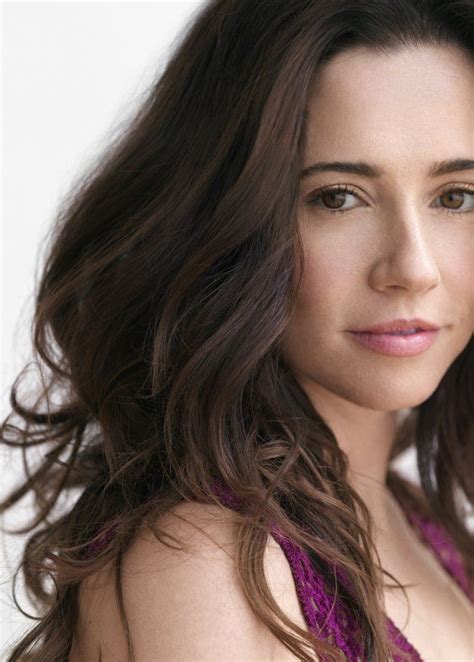 Linda Cardellini Celebrities Beautiful Celebrities Beauty