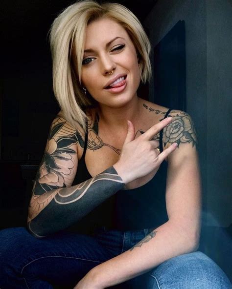 Pin By Joe On Tattooed Women In Instagram Fitness Inked Girls