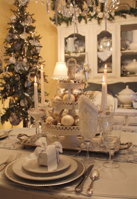 A christmas table setting can be traditional, elegant, or both. 20 Christmas Table Setting Design Ideas | Home Design Lover